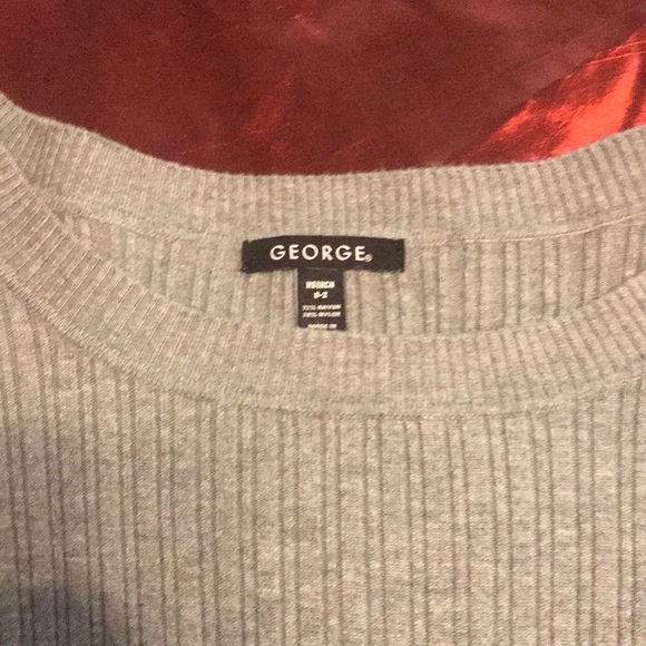 Mid Sleeve Sweater - Picture 2 of 3